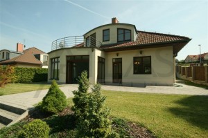 Exterior - Luxury Villa with indoor pool, 4 Bedroom, 320 sq.m. in Prague 6 - Nebusice